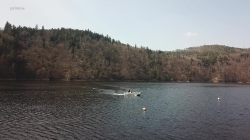 Pod hladinou - Šárka Vaculíková parkuje loď lépe, jak kolegové