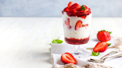 Fragole con mascarpone (Jahody s mascarpone)