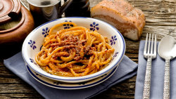 Bucatini all’ amatriciana (Makarony amatriciana)