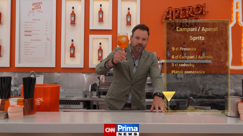 ZA BAREM: Udělejte si doma rychle a jednoduše oblíbené koktejly Aperol nebo Campari Spritz