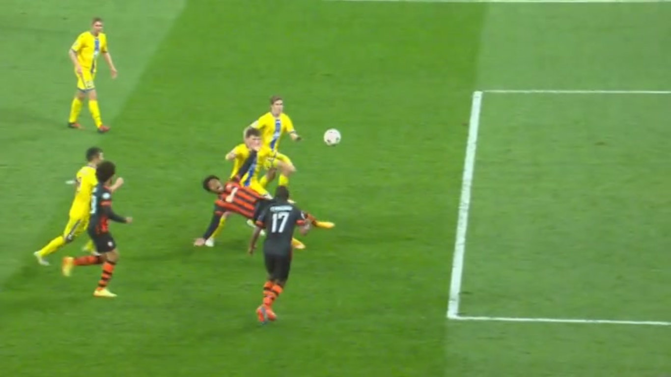 Penalta - Luiz Adriano 58 (5.11.2014)