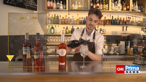 ZA BAREM: Udělejte si doma rychle a jednoduše oblíbený koktejl Sarti Spritz