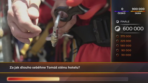 1 PROTI VŠEM: Za jak dlouho se dá seběhnout stěna hotelu?