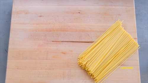 Linguine s bazalkovým pestem