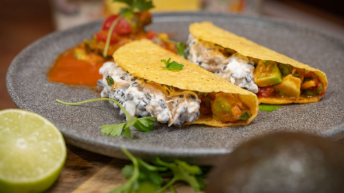 Trhané kuře se salsou v tacos (Cibule Bistro, díl 8)