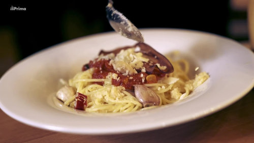 Ano, šéfová! (1): Intro 1