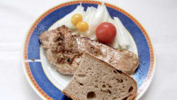 Vepřový plátek na hořčici (recept Valérie Zawadské)