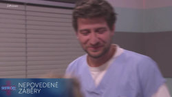 Sestřičky: (62) Nepovedené záběry - Mery zakopne