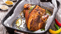 Vepřové koleno na černém pivu