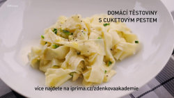 Domácí těstoviny s cuketovým pestem