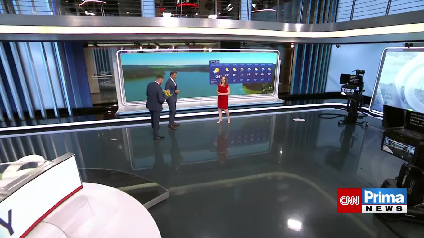 Dojemné gesto moderátorů CNN Prima NEWS - CNN Prima NEWS
