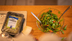 Bez servítky aneb Prostřeno u sousedů (6)