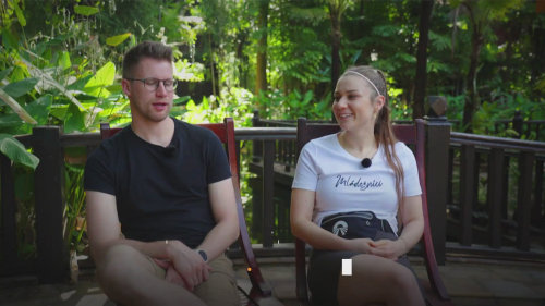 Něco jako pár míří do Asia Express