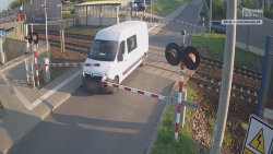 Hazard na přejezdu u polského Krakova