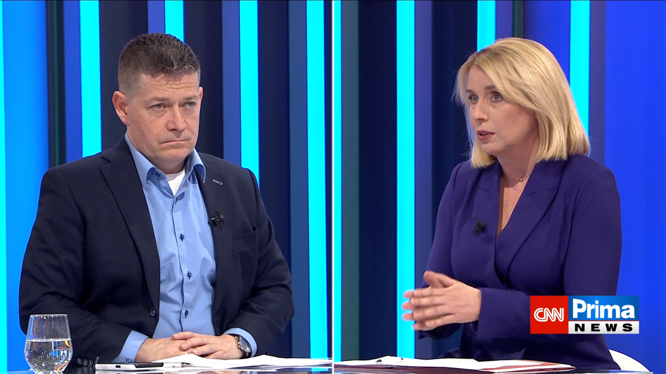 Nacher a Nerudová v duelu Partie