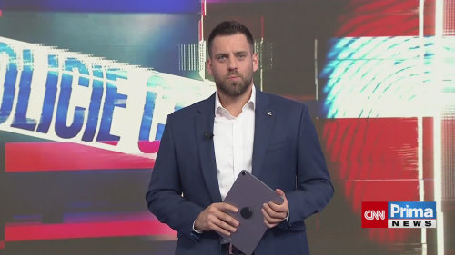 VIDEO: Nebezpečný muž v pražské tramvaji způsobil paniku. V jedné ruce držel šroubovák, v druhé nůž