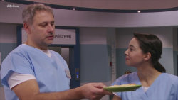Modrý kód (242): Laura si poradí s Viktorem