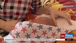 Porodnost klesá, mladí lidé děti odkládají na později