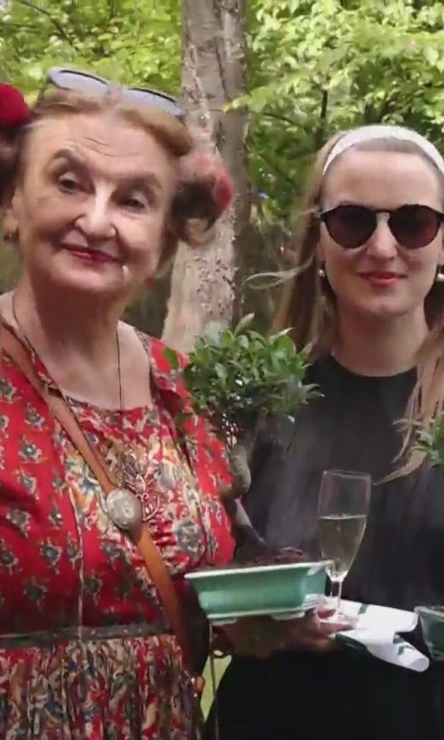 Eva Holubová na výstavě bonsají