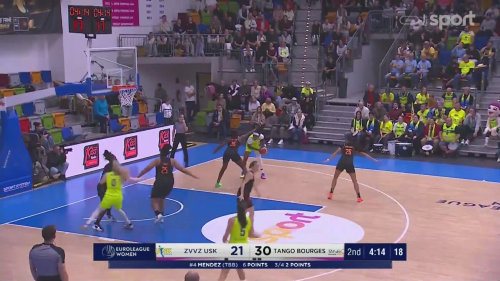 První trojka v utkání USK Praha - Tango Bourge