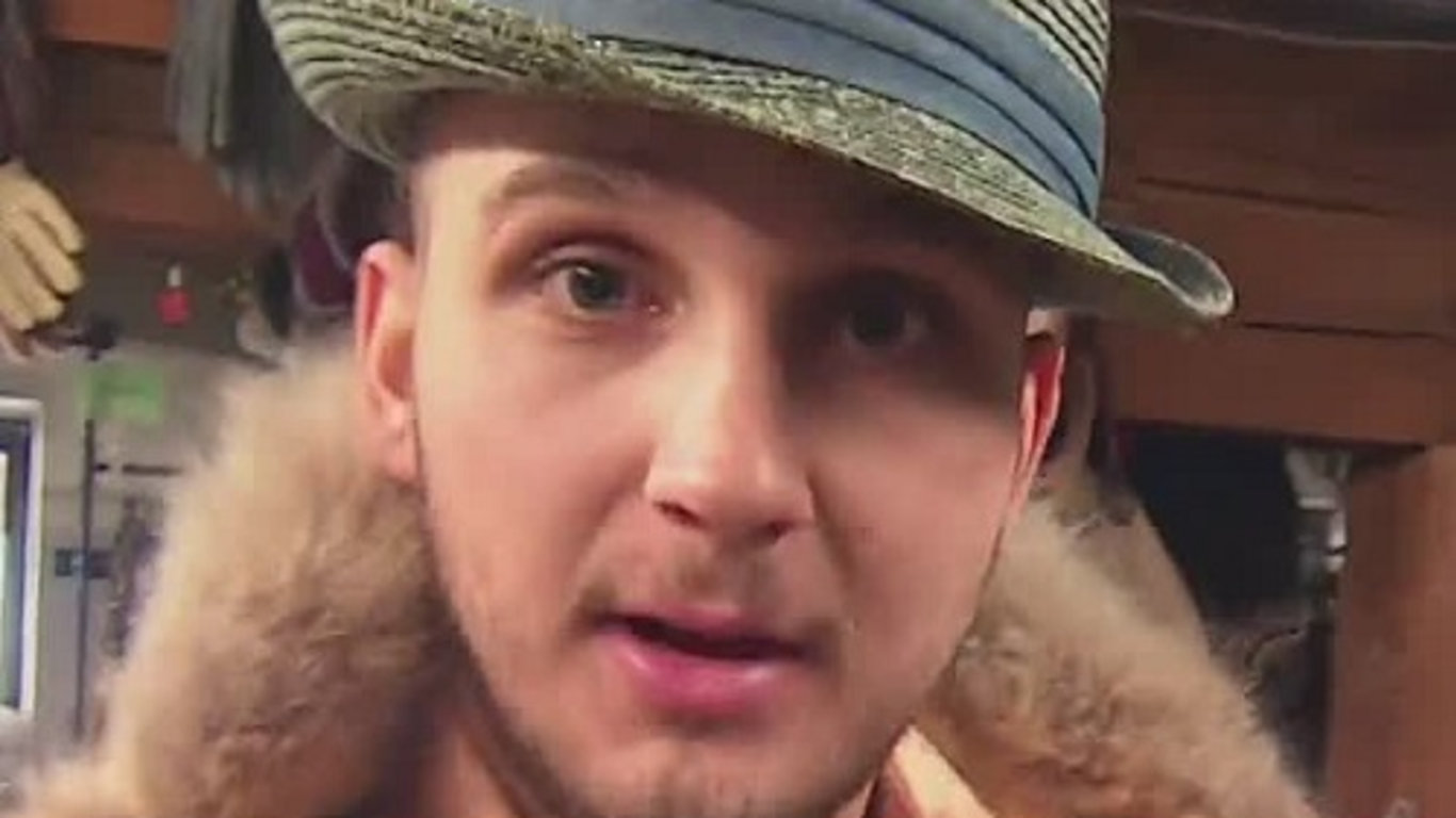 Second hand show. Kdo točí zákeřné video?