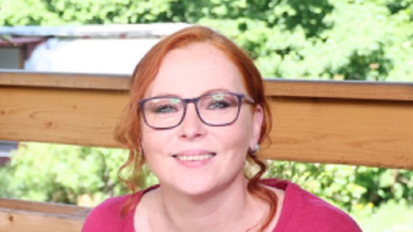 Malování mandaly, zahrádkáři proti slimákům, okurkový prach, komunitou podporované zemědělství