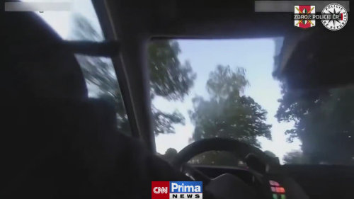 Řidič ujížděl policistům rychlostí přes 180 km/h