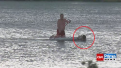Záchrana paddleboardisty z rybníka na Pardubicku