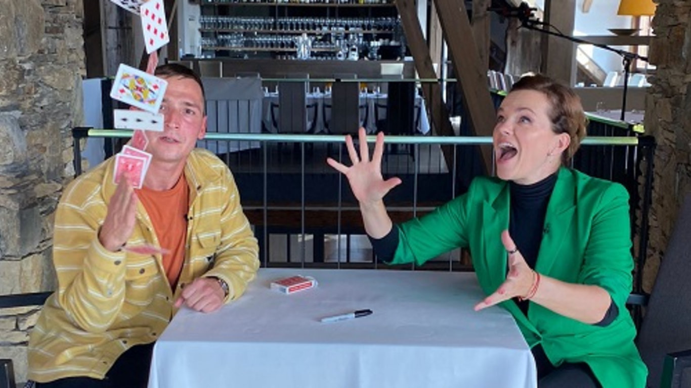 Radek Bakalář&Marta Jandová, kouzelníkova Chytrá sázka