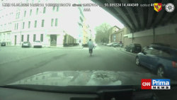 Kurýr na kole v Praze ujížděl policii