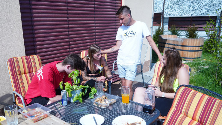 Noční show: Párty se @sebastiansikl, @imtomi_ , @anasulcova, @kralovnatadeas a dalšími