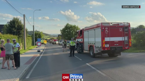 ZÁBĚRY Z MÍSTA: Muž se zabarikádoval v domě u Levína. Střílel po sousedech