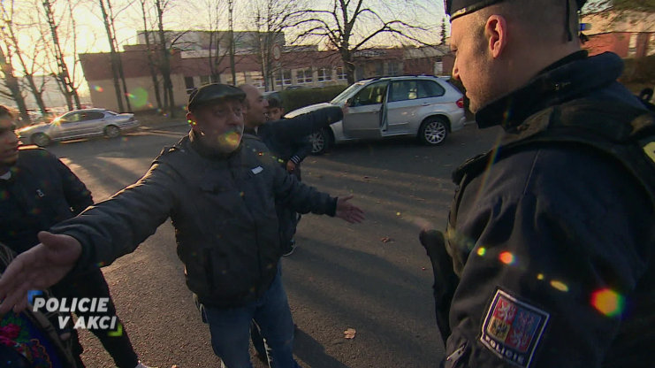 Rasistický útok / Vypečená manželka / Ohrožený policista / Dopis na rozloučenou