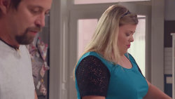 Burák ve vleku Karolíny?
