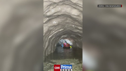 Záchrana dělníka z tunelů v Nepálu