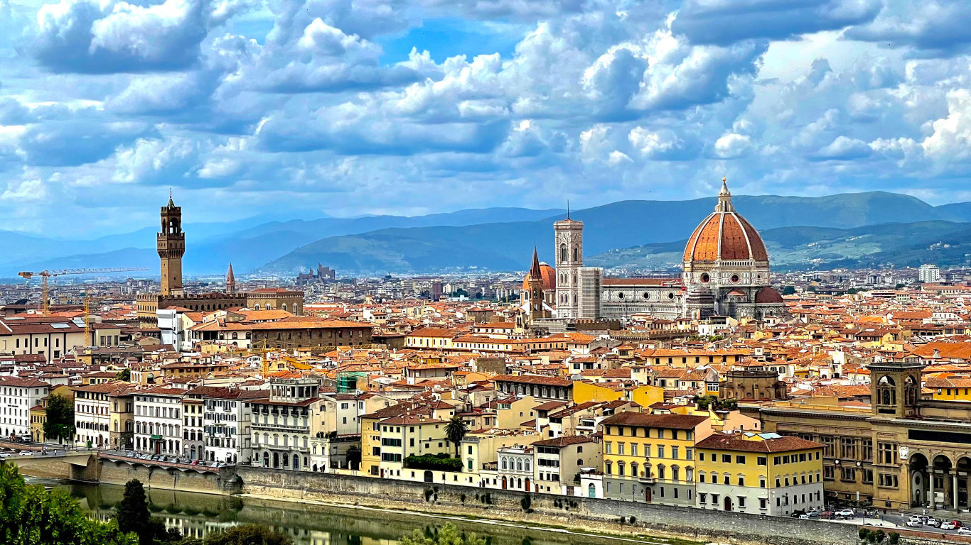 Po vymření Medicejských připadlo Toskánsko Habsburkům. Florencie, kráska ležící na řece Arno, tak svými paláci a uměleckými díly ozdobila korunu rodu vládnoucího i v Čechách