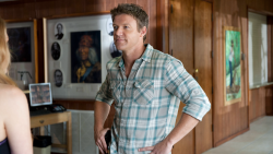 Slunečno, místy vraždy