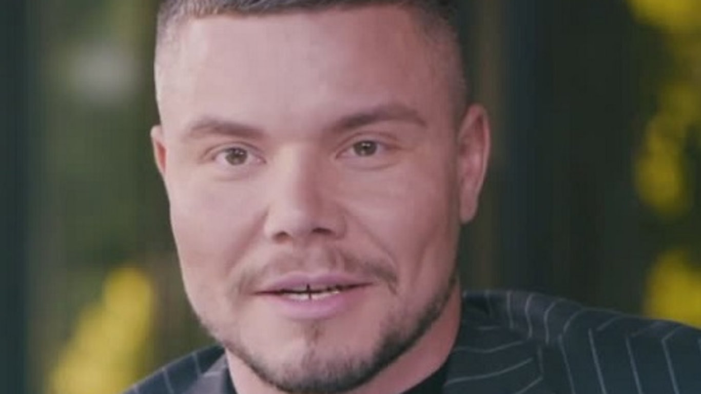 První výzva - 20 vteřin na zaujmutí a příspěvek na IG. Dvě dívky odchází.