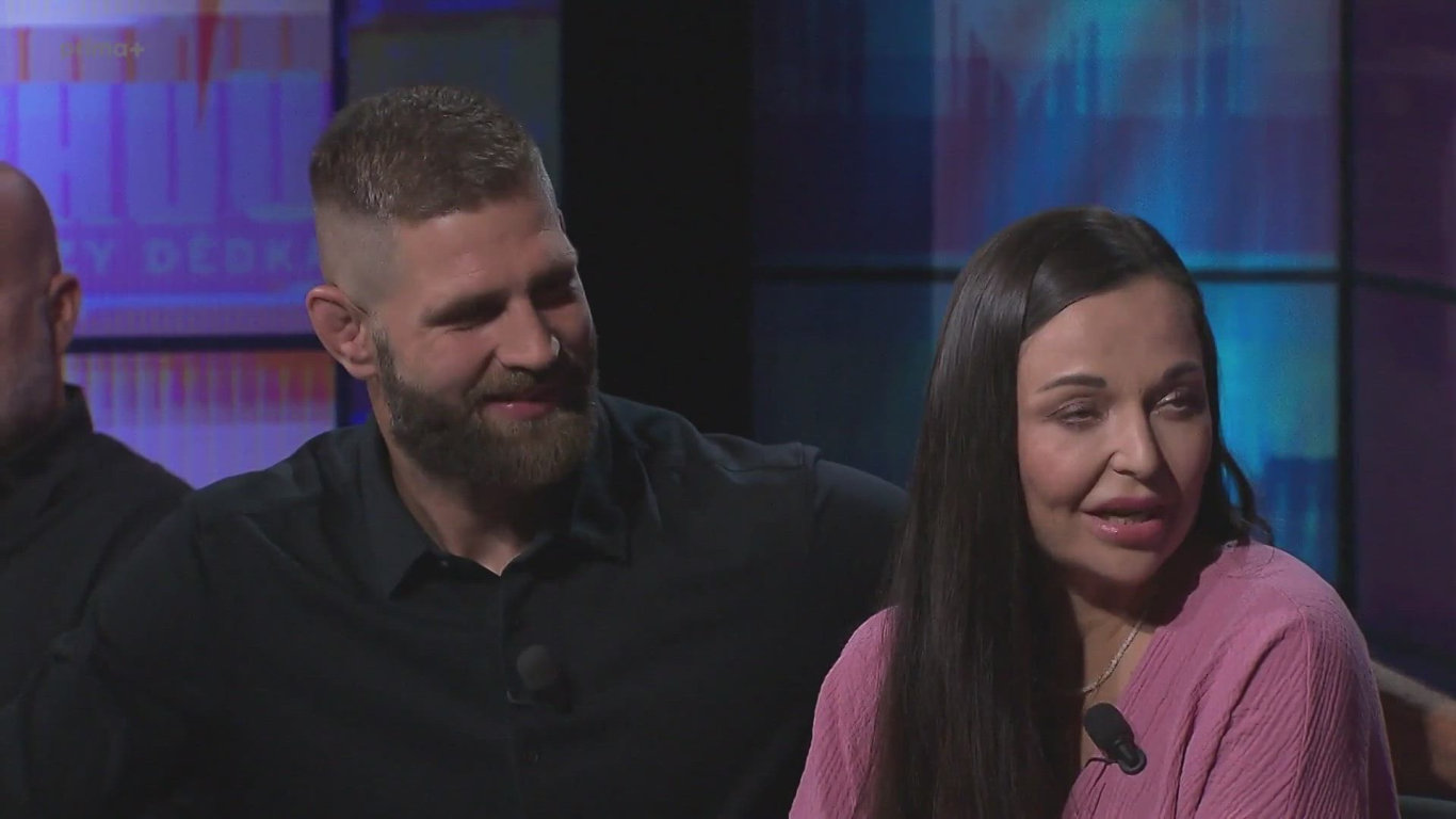 Jiří Procházka s partnerkou v talkshow 7 pádů Honzy Dědka 2026