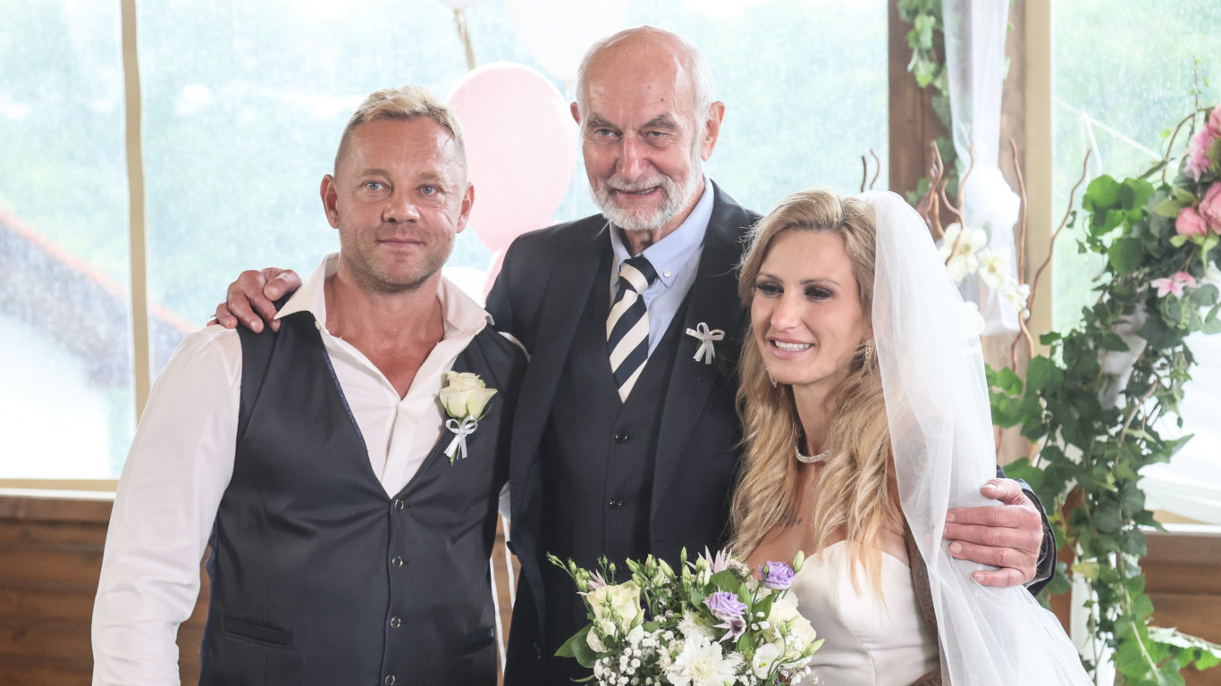 Barbora a Zdeněk - místo trenéra si našla manžela a vzali se v dešti