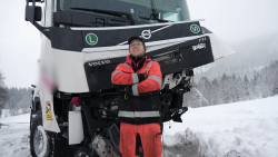 Záchrana na zledovatělé silnici S7 (6)