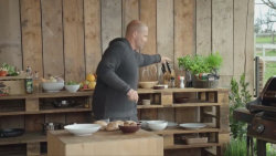 Rozpal to, šéfe! IV (2): Salát z grilovaných hub