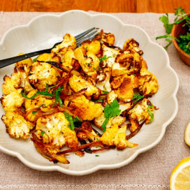 Pečený květák v orientálním stylu