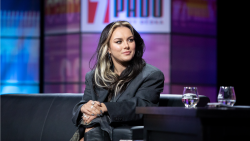 E.Farna; H.Čermák; L.Dusilová; E.Romanová;