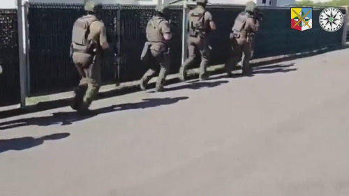 VIDEO: Středočeská zásahovka v akci. Policisté si přišli pro agresora