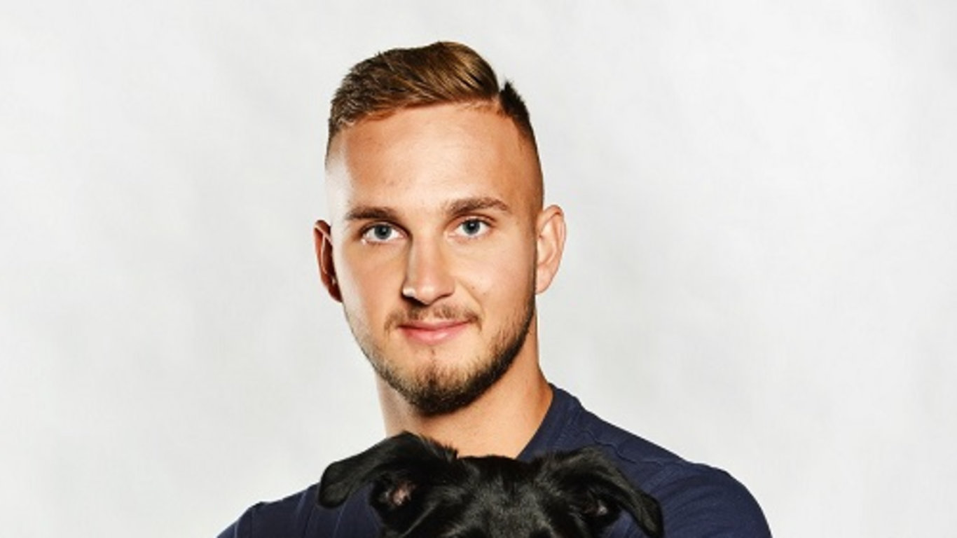 Psí seznamka a karaoke s pěveckým překvapením