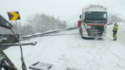 Záchrana na zledovatělé silnici S6 (7)