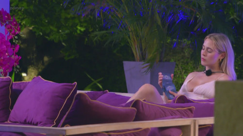 AYTO (S1 E8) Nela si vyložila karty. Pak se rozplakala pochybnostmi