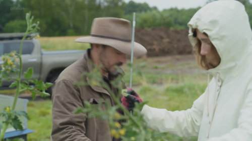 Vojta chce být myslivcem. Co na to Ráďa? - Farma Vojty Kotka (S1E6)