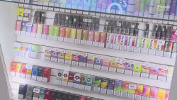 Ovocné e-cigarety zůstanou